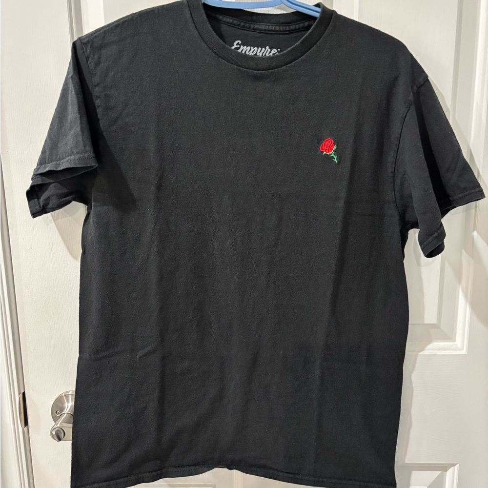 🔥5/$10* Empyre Black Tee with Red Rose Accent